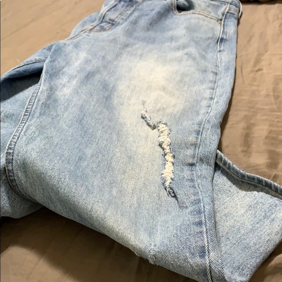 Gap straight cut distressed jean - Picture 5 of 5